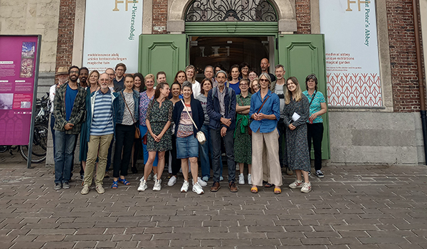 Foto van het team van Amsab-ISG